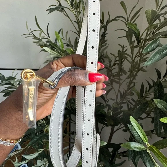BNIB Gucci White Leather Strap with Gold Buckle - Crossbody - Picture 5 of 5